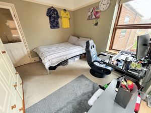 Bedroom- click for photo gallery
